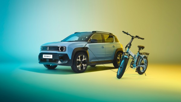 V2L electrical appliances - Renault 4 E-Tech electric