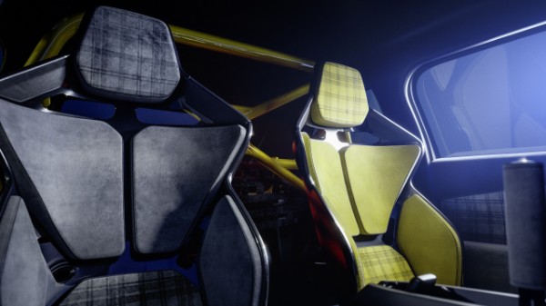 bucket seats and 6-point harnesses for maximum retention - Renault 5 Turbo 3E