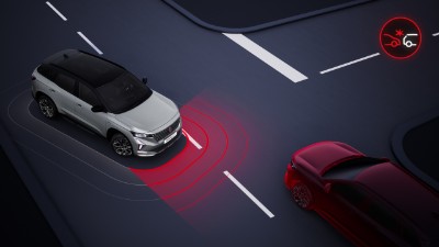 emergency braking system - safety -  Renault Austral full hybrid E-Tech 