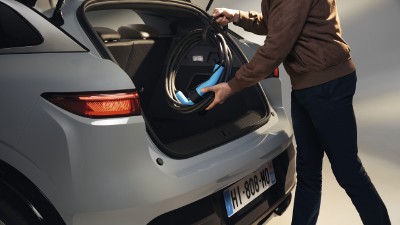 Renault Megane E-Tech electric - accessories - charging cable foldable storage