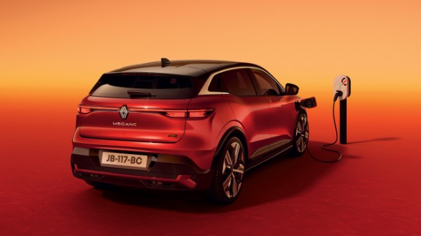 Renault Megane E-Tech electric - flexible charging