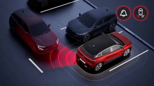Renault Megane E-Tech electric - rear cross parking alert