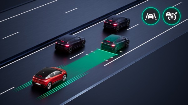 Renault Megane E-Tech electric - highway and traffic jam assist