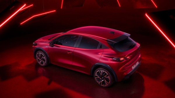 coupé profile enhanced by 18" wheels on the esprit Alpine version - Renault RB3B1