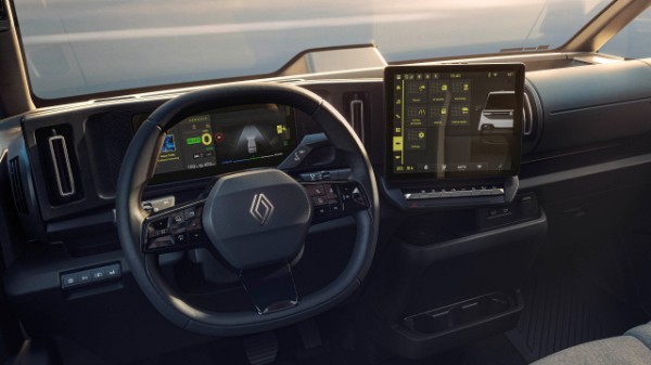 new Renault Trafic Van E-Tech electric - 12'' central screen and 10'' digital instrument panel