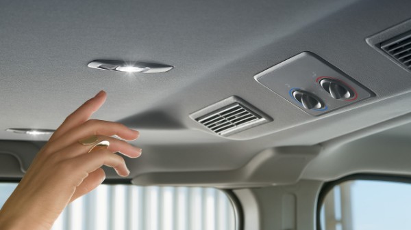 Renault Trafic SpaceClass - individual LED lighting