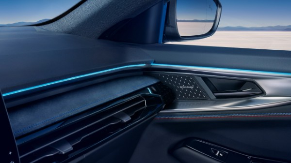 Rafale E-Tech hybrid - interior design 