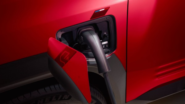 optimised charging on the road - Renault 4 E-Tech electric