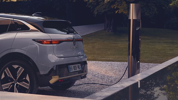 Naujasis 100% electric Renault Megane E-Tech
