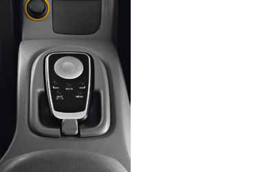 
														

														11. ir 12. NAviGAciJOS ĮRANGA cARmiNAT TOmTOm®

														

										KANGOO EXPRESS yra pirmieji komerciniai automobiliai, kuriuose 
įtaisyta palydovinė navigacijos įranga Carminat TomTom®. Ji 
rodo geriausią bei saugiausią maršrutą ir duomenis apie eismą 
esamuoju laiku, įspėja apie greičio matuoklius – visa informacija 
aiškiai matoma sukiojamame spalvotame ekrane. Nuotolinis 
valdymo pultelis leidžia intuityviai pasirinkti norimas funkcijas. Ši 
pažangi įranga padeda sutaupyti laiko bei degalų ir taip sumažinti 
kelionės išlaidas.		