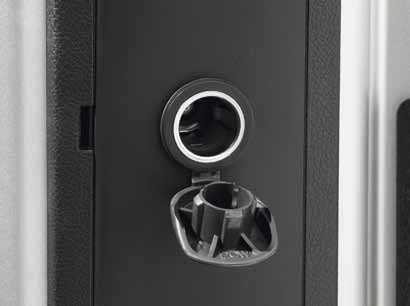 
														

													8. KROVINIŲ SKYRIUJE ĮTAISYTAS12 V 
ELEKTROS LIZDAS

														

														
						Naujovė – užtikrina elektros šaltinį krovinių 
skyriuje.				